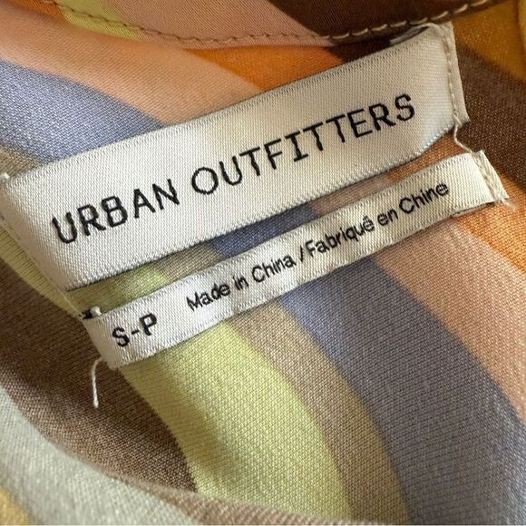 Urban Outfitters retro satin cropped blouse - Picture 2 of 7
